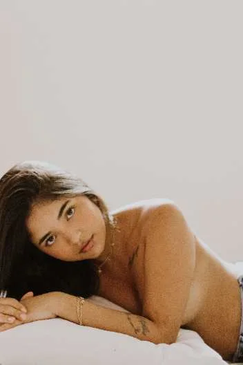 Deepali - 24 hour call girl service Noida & City escort service